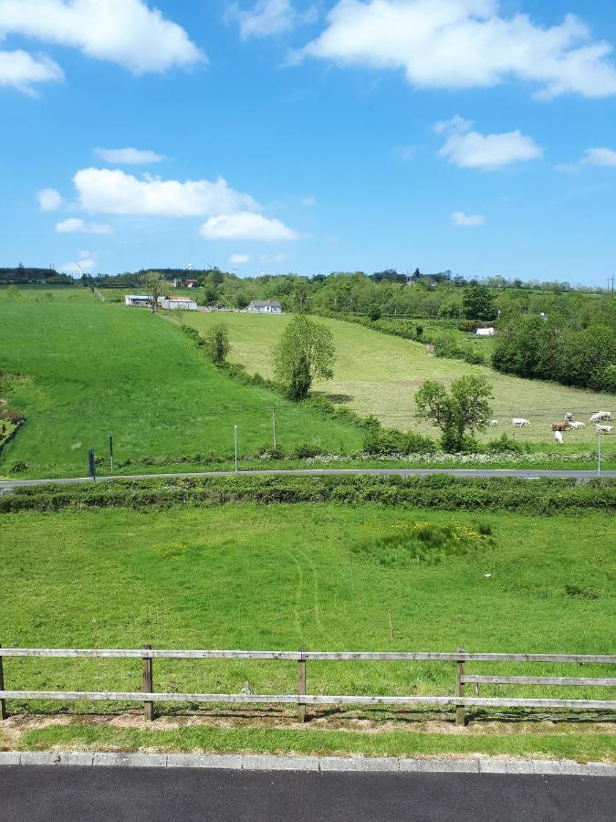 Swift Half Appartement Ballyconnell  Buitenkant foto